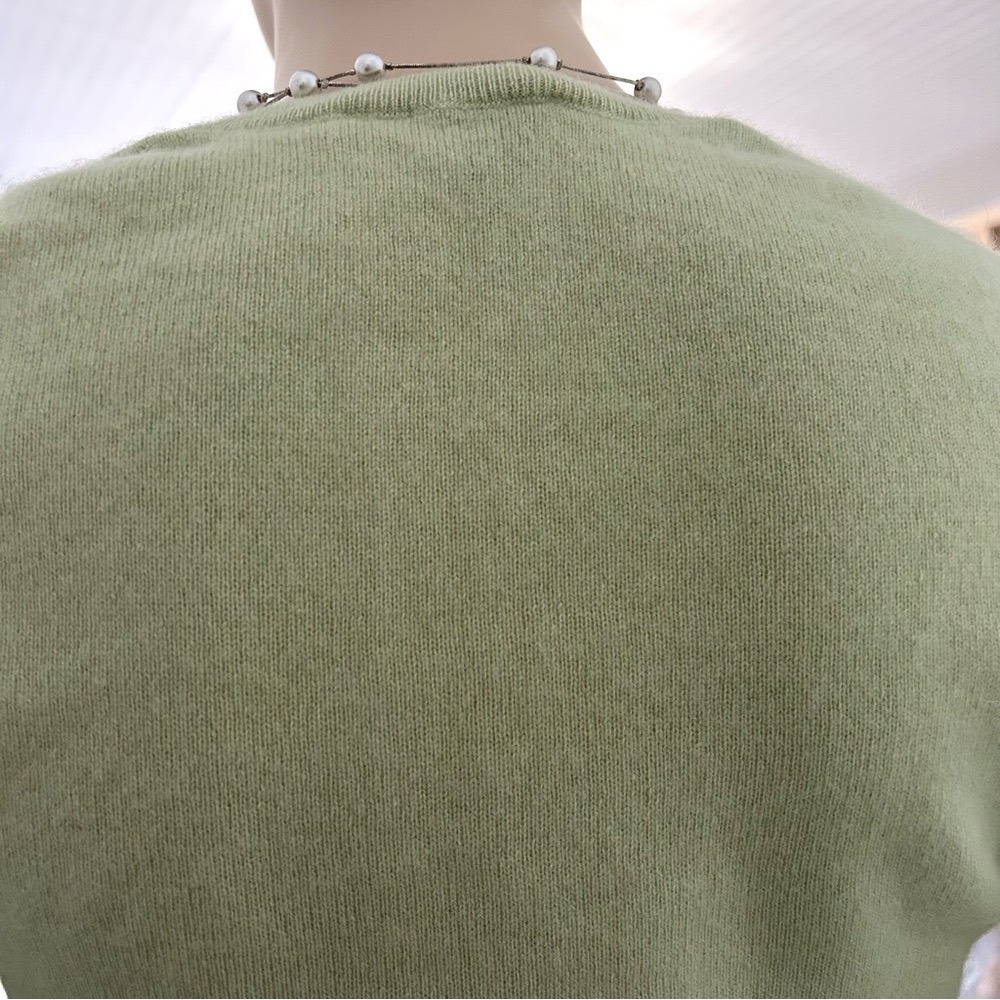Ann Taylor Cashmere pistachio green small crewneck long sleeve sweater - Picture 6 of 6